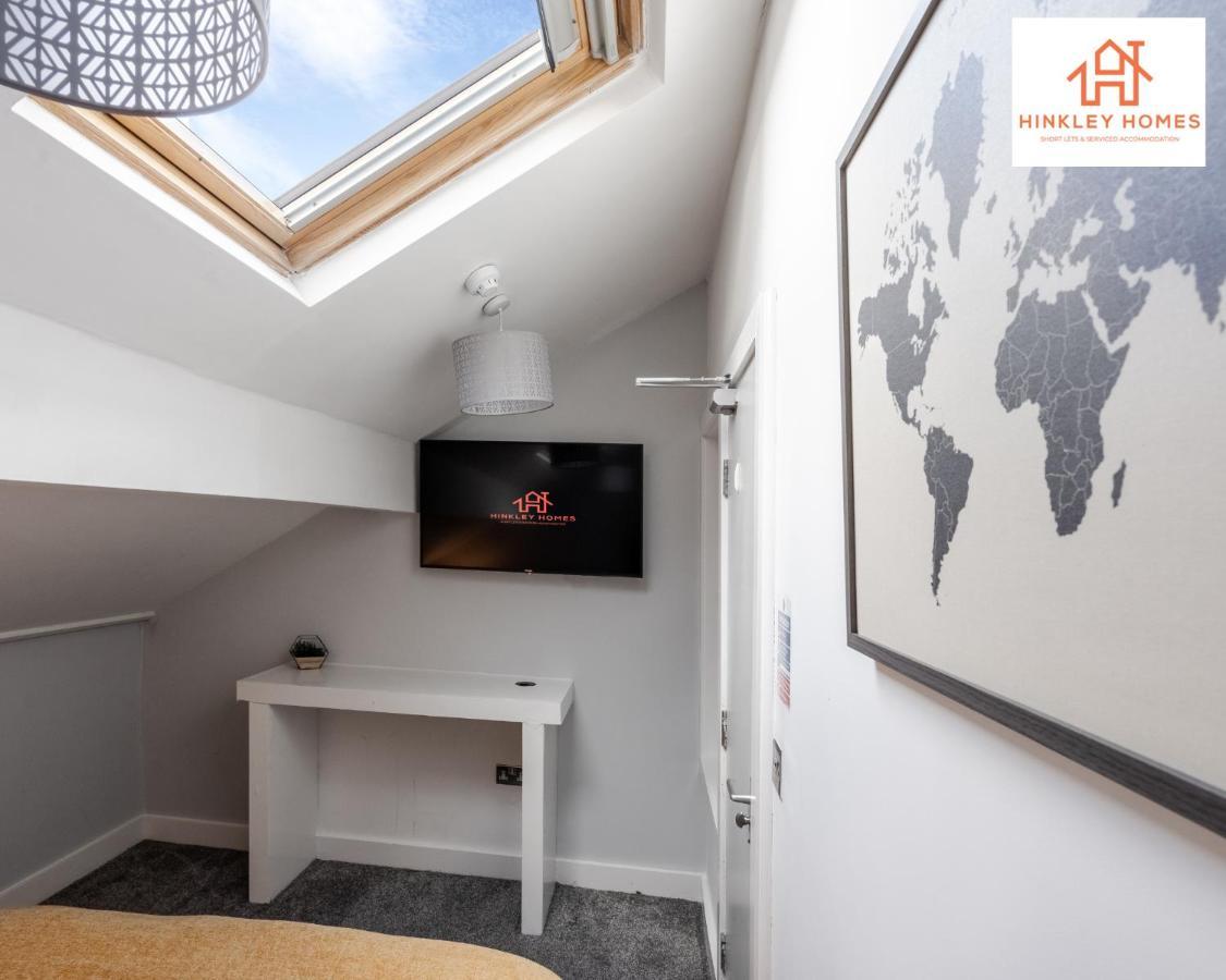 Supersized House 6 Beds Sleeps 14 W Garden & Carpark By Hinkley Homes Short Lets & Serviced Accommodation Liverpool Exterior photo