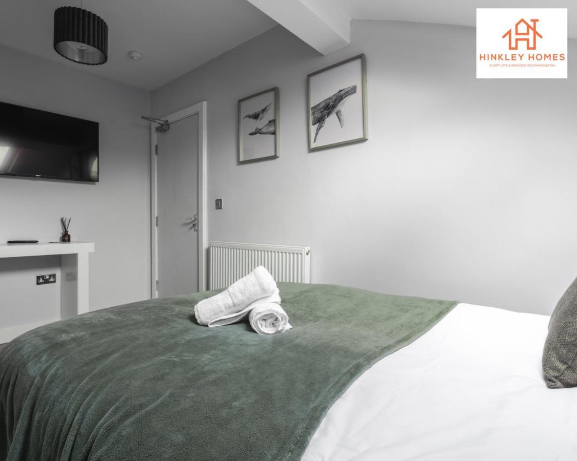 Supersized House 6 Beds Sleeps 14 W Garden & Carpark By Hinkley Homes Short Lets & Serviced Accommodation Liverpool Exterior photo