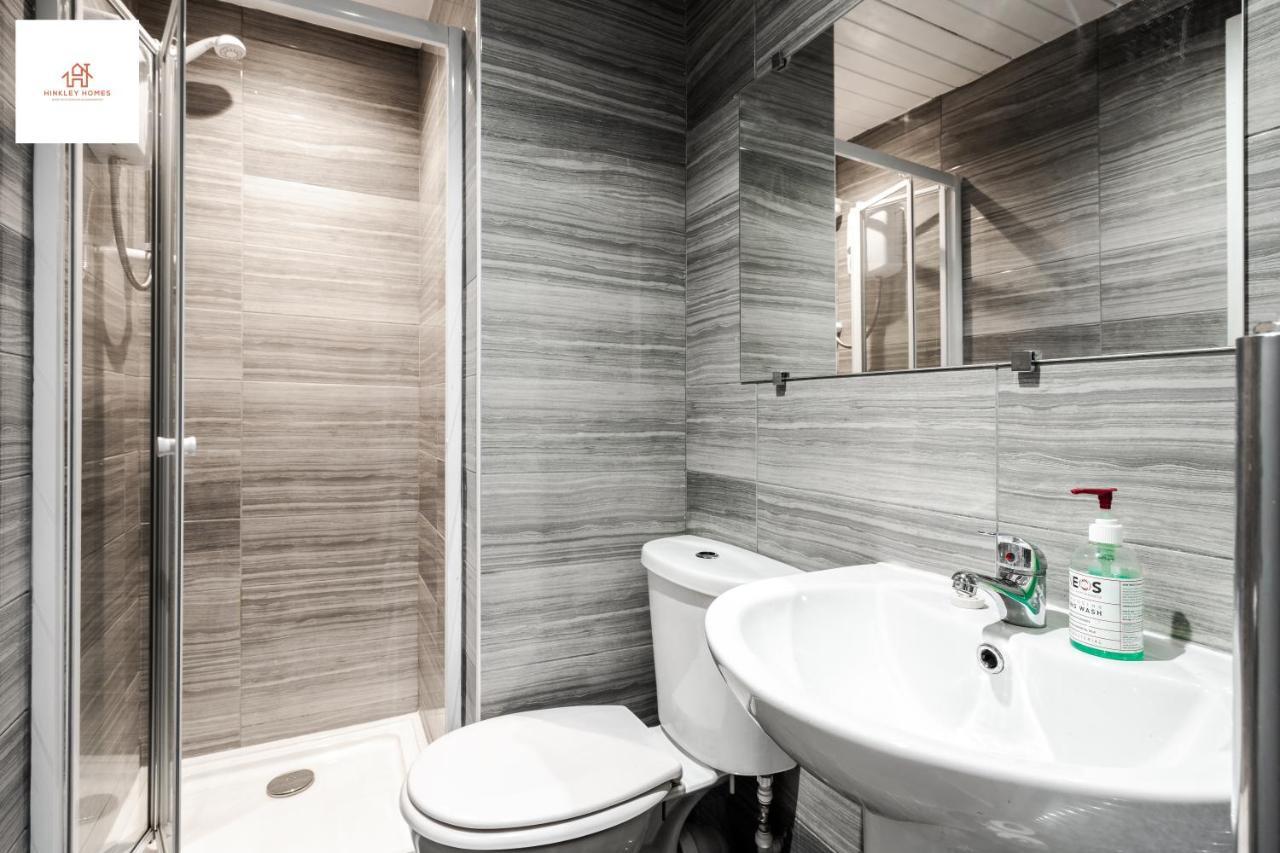 Supersized House 6 Beds Sleeps 14 W Garden & Carpark By Hinkley Homes Short Lets & Serviced Accommodation Liverpool Exterior photo