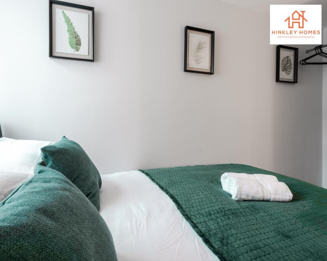 Supersized House 6 Beds Sleeps 14 W Garden & Carpark By Hinkley Homes Short Lets & Serviced Accommodation Liverpool Exterior photo