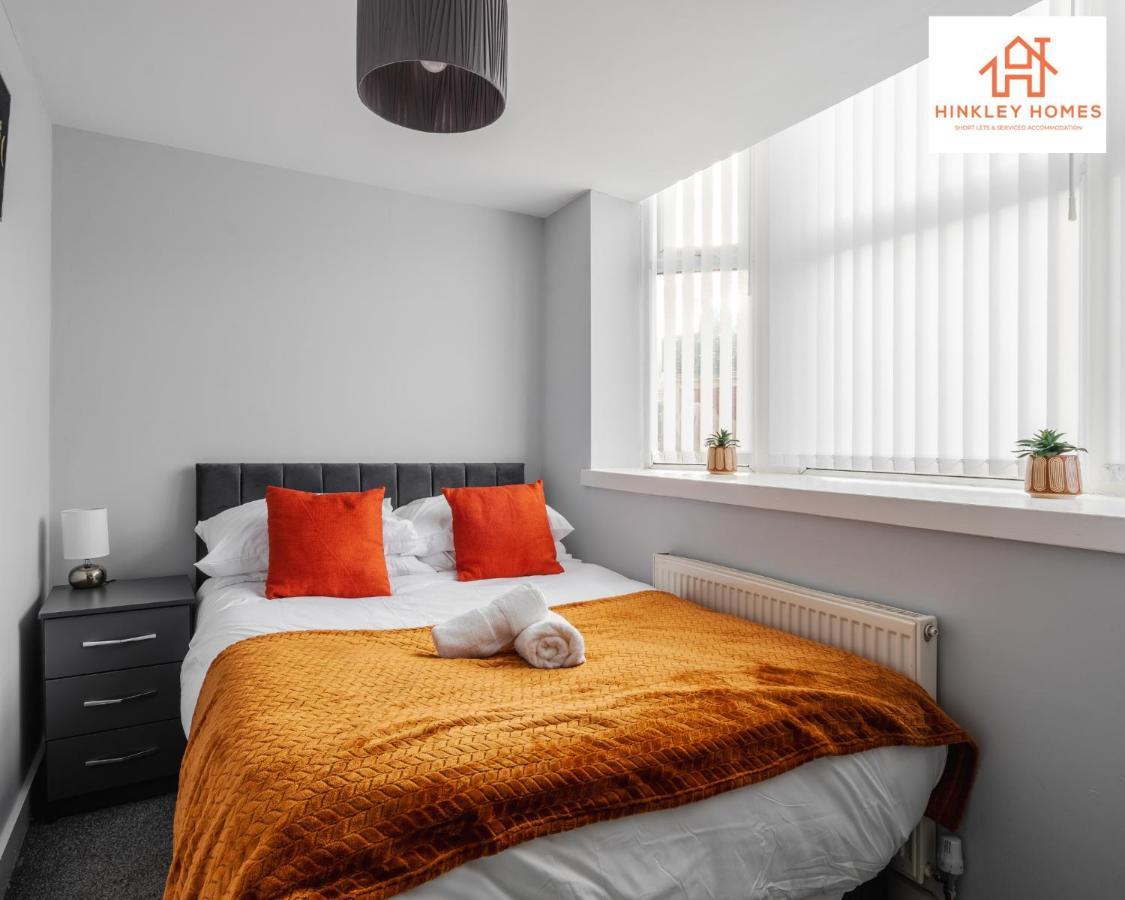 Supersized House 6 Beds Sleeps 14 W Garden & Carpark By Hinkley Homes Short Lets & Serviced Accommodation Liverpool Exterior photo