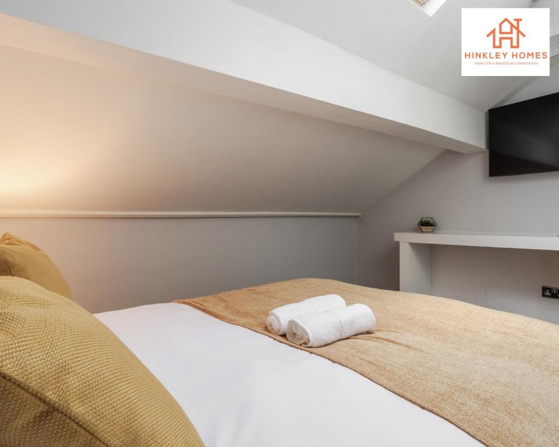 Supersized House 6 Beds Sleeps 14 W Garden & Carpark By Hinkley Homes Short Lets & Serviced Accommodation Liverpool Exterior photo