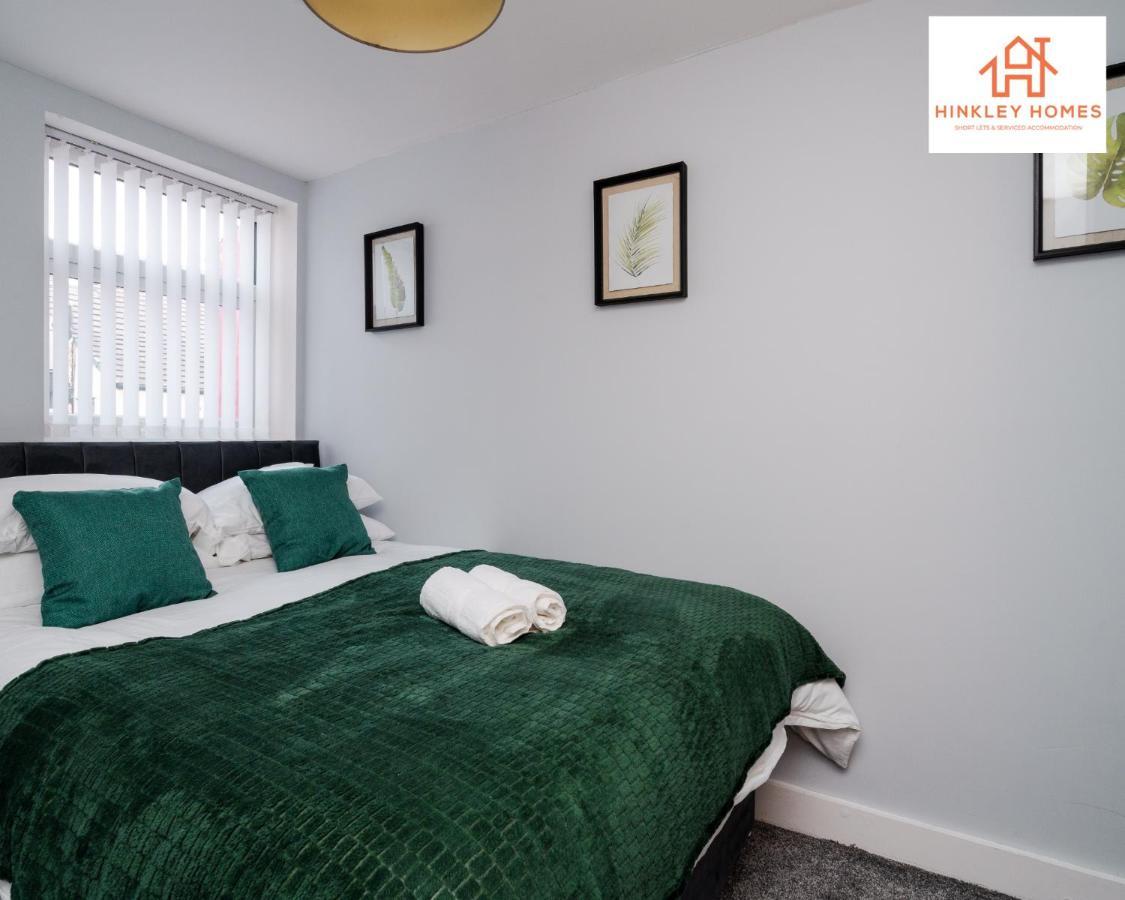 Supersized House 6 Beds Sleeps 14 W Garden & Carpark By Hinkley Homes Short Lets & Serviced Accommodation Liverpool Exterior photo