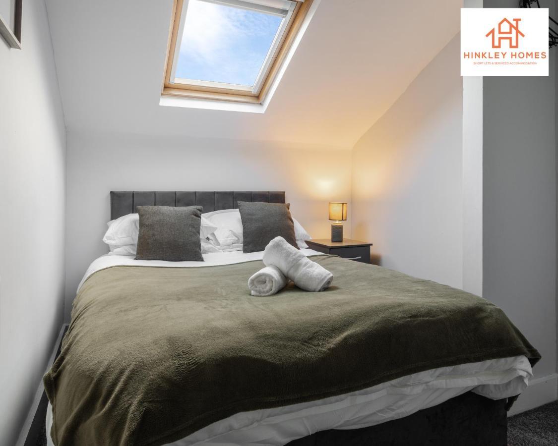 Supersized House 6 Beds Sleeps 14 W Garden & Carpark By Hinkley Homes Short Lets & Serviced Accommodation Liverpool Exterior photo