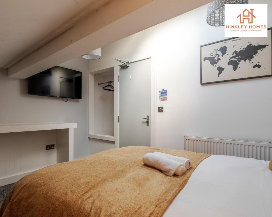 Supersized House 6 Beds Sleeps 14 W Garden & Carpark By Hinkley Homes Short Lets & Serviced Accommodation Liverpool Exterior photo