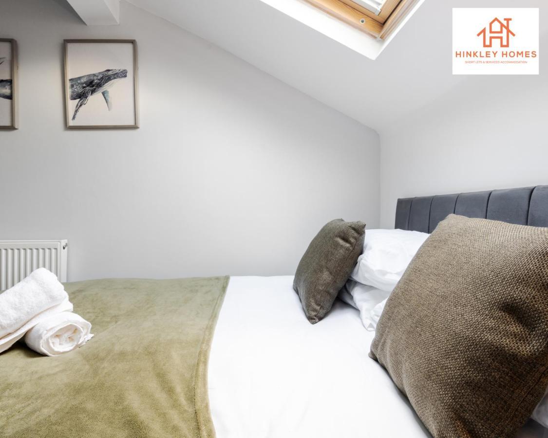 Supersized House 6 Beds Sleeps 14 W Garden & Carpark By Hinkley Homes Short Lets & Serviced Accommodation Liverpool Exterior photo
