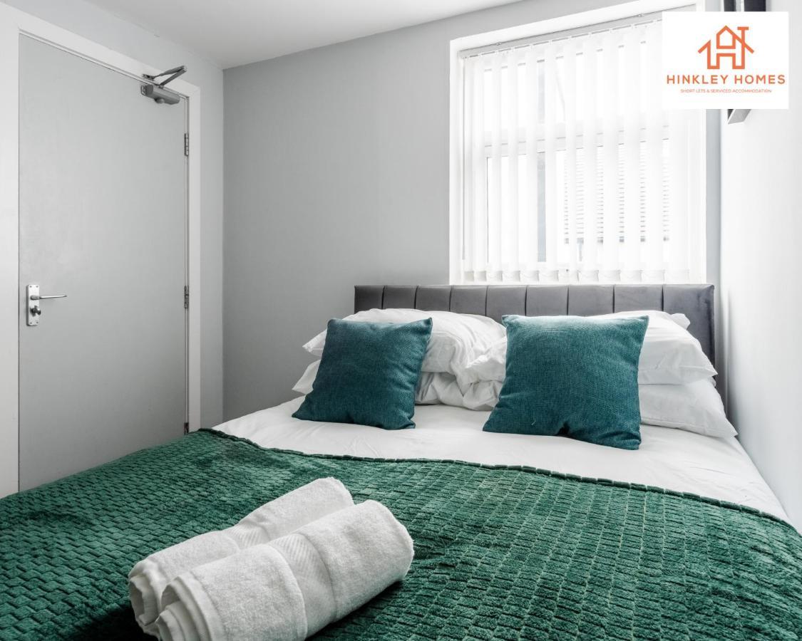 Supersized House 6 Beds Sleeps 14 W Garden & Carpark By Hinkley Homes Short Lets & Serviced Accommodation Liverpool Exterior photo